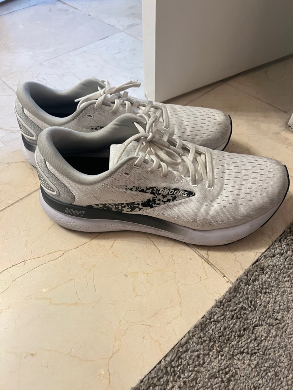Brooks running shoes- ghost 16